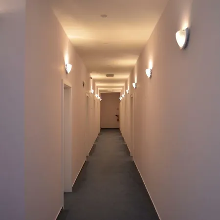 Manderla Bratislava براتسيلافا